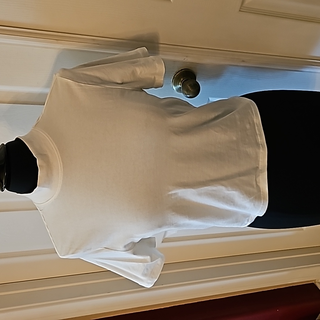 White Devided Crop Top.